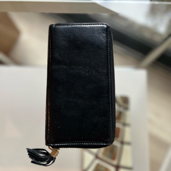 GUCCI “GG” Black Patent Leather with Box & Papers - Picture 3 of 4